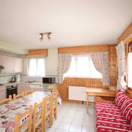 Comfortable Holiday In With Roof Terrace شاتيل