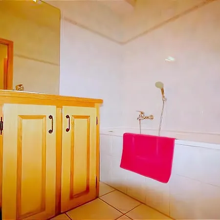 بيت للعطل Comfortable Holiday In With Roof Terrace شاتيل